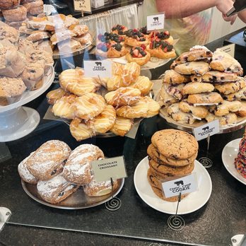 Black Bear Bread - Bakeries Near Me - Miramar Beach, Florida
