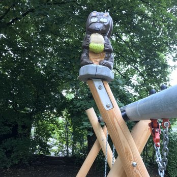 Spielplatz Eichenplatz - Eichhörnchen - Playgrounds Near Me - Königsbrunn, BY