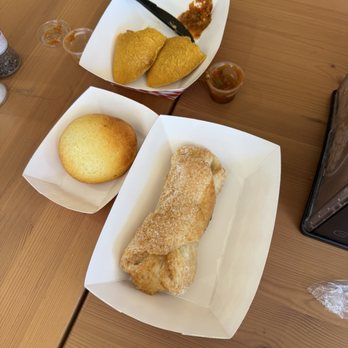Sabores a tu mesa - Empanadas and pastries - Bakeries Near Me - Kissimmee, Florida Sabores a tu mesa - Empanadas and pastries - Bakeries Near Me - Kissimmee, Florida