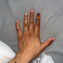 JJ Nails - My hand for spooky season