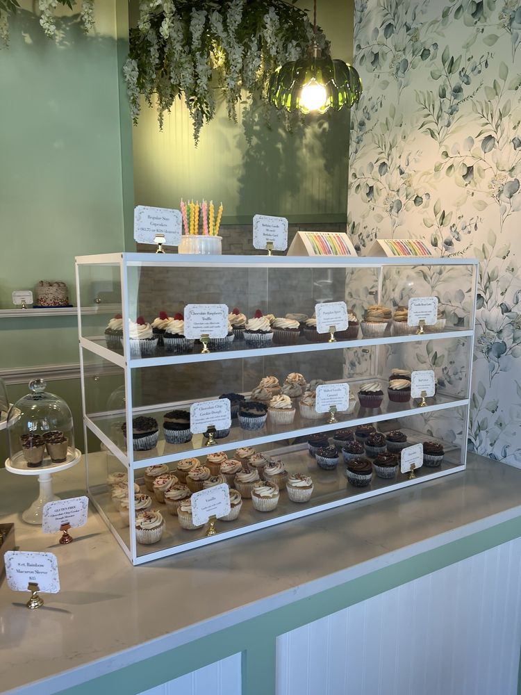 Confectioneiress Logo