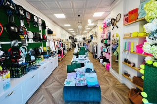 40 Love Lifestyle by null