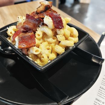 Ivanhoe Park Lager House - Mac and cheese w bacon - Beer Bar Near Me - Orlando, Florida Ivanhoe Park Lager House - Mac and cheese w bacon - Beer Bar Near Me - Orlando, Florida