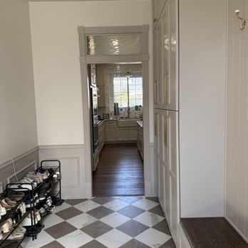 123 Remodeling - New mudroom - General Contractors Near Me - Farmers Branch, Texas