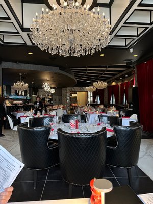 Steven Lelli's Inn On the Green by null