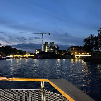 Bateaux Parisiens - French Near Me - Paris, 75