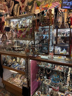 JuJu's Vintage by null