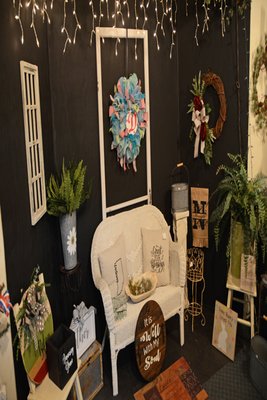 Florence's Flowers & Gifts