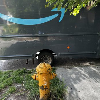 MOTO - Parking sucks here so even Amazon has to do shit like this. - Pizza Near Me - Seattle, Washington
