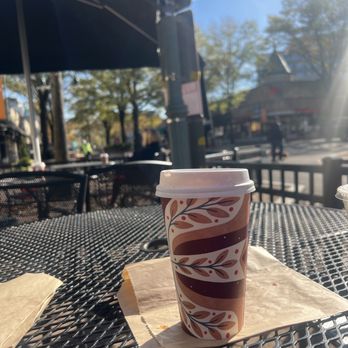 Peet's Coffee - Coffee & Tea Near Me - Arlington, Virginia
