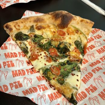 Mad Pie - Garlic spinach tomato pizza - Pizza Near Me - Honolulu, Hawaii