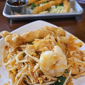 Moo Dang - Pad Thai and calamari. - Thai Near Me - Reno, Nevada