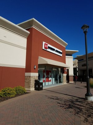 Under Armour Factory House - Twin Cities Premium Outlets by null