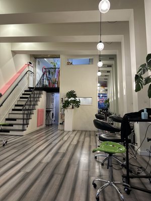 Bangin Hair Salon by null