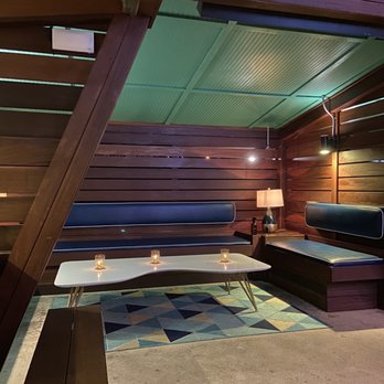 Pearl Diver - Patio booth - Hawaiian Near Me - Nashville, Tennessee Pearl Diver - Patio booth - Hawaiian Near Me - Nashville, Tennessee