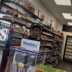"manager" that harassed me after I spent $77 on gas. He refused to apologize and ran away when I showed him my receipt
