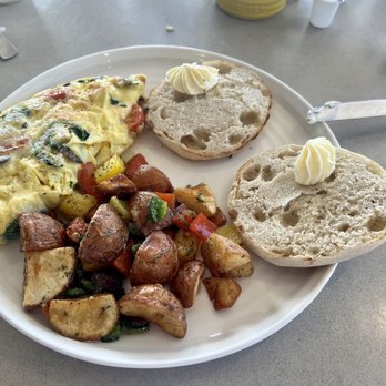 Lou's Bar & Grill - Omelette breakfast - American Near Me - Phoenix, Arizona Lou's Bar & Grill - Omelette breakfast - American Near Me - Phoenix, Arizona