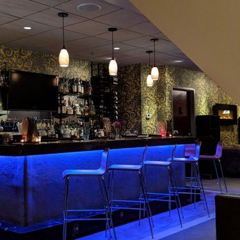 Rooftop 120 - Lounges Near Me - Glastonbury, Connecticut