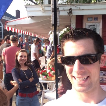 Red's Eats - Standing in line:) - Seafood Near Me - Wiscasset, Maine