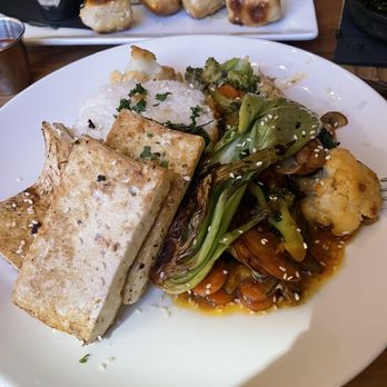 Brickroom - Vegetable stir fry w tofu - New American Near Me - Ashland, Oregon