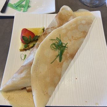 Moena Café - Pesto chicken crepe - Cafes Near Me - Honolulu, Hawaii Moena Café - Pesto chicken crepe - Cafes Near Me - Honolulu, Hawaii