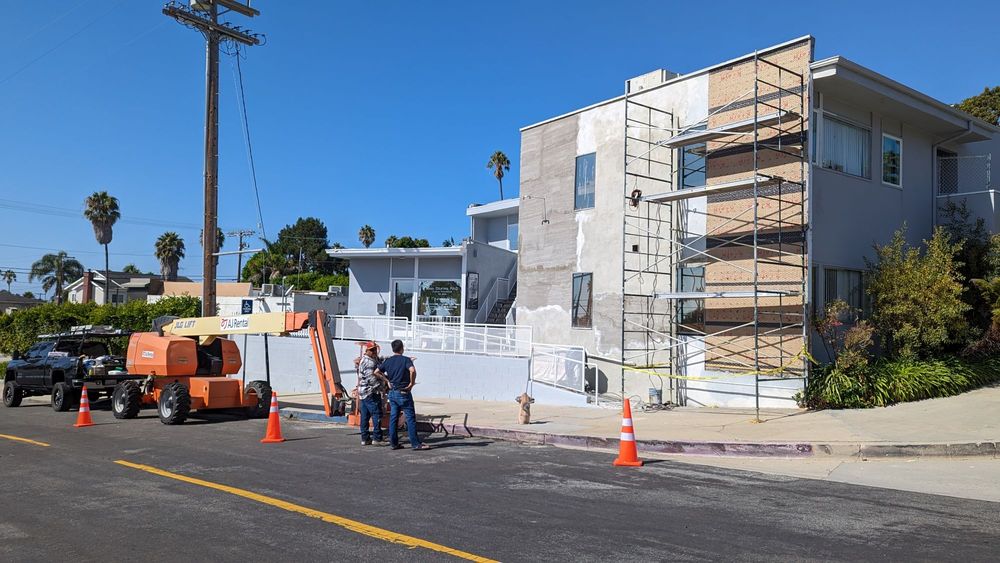 Slide of El Lay Construction