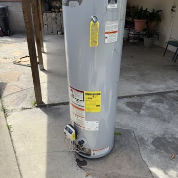 Drain Right Services - Old busted water heater only lasted 3 years for some reason. - Plumbing Near Me - Gardena, California