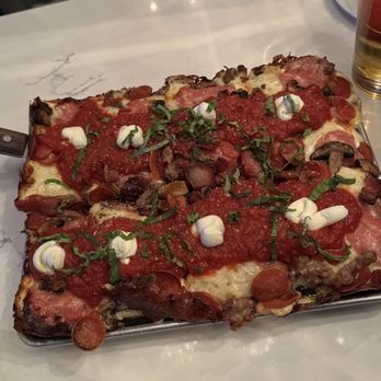 Pizza Rock - Motörhead Detroit pizza - Pizza Near Me - Las Vegas, Nevada