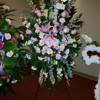 Robert's Flower Shop - Florists Near Me - San Antonio, Texas