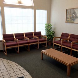 Daniel Siriphongs, DDS - Nice spacious patient lounge/wait area