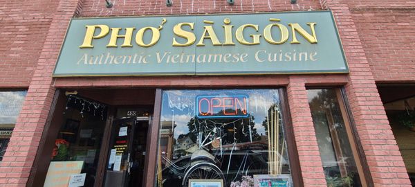 Phở Sàigòn by null