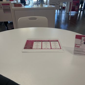 T-Mobile - Just chilling waiting and killing time by checking out my phone issues - Mobile Phones Near Me - Hayward, California T-Mobile - Just chilling waiting and killing time by checking out my phone issues - Mobile Phones Near Me - Hayward, California