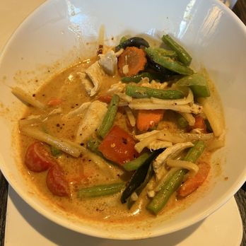 Thai Signature - Thai red curry with chicken - Thai Near Me - Mississauga, Ontario