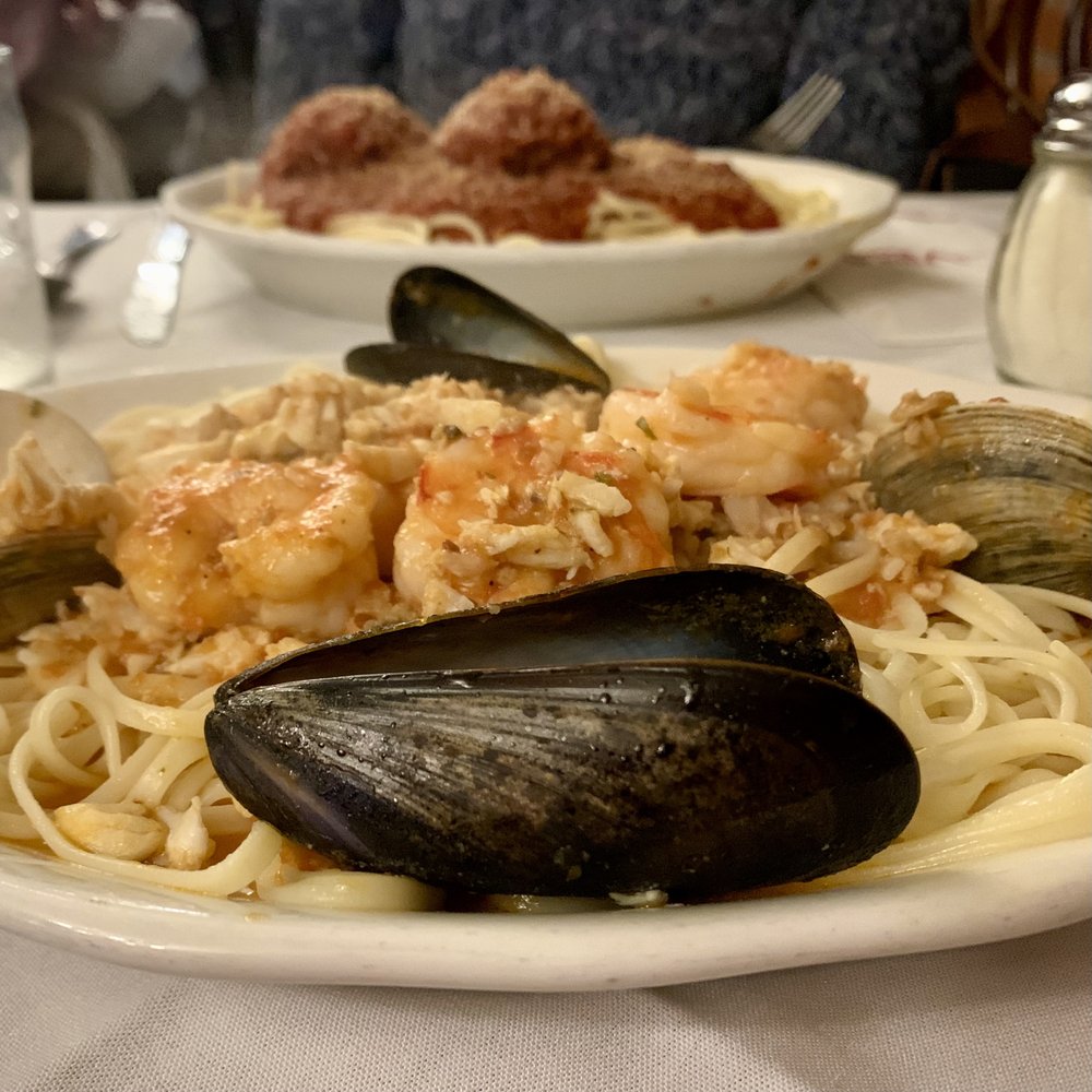 VILLA DI ROMA - 257 Photos & 477 Reviews - 936 S 9th St, Philadelphia ...