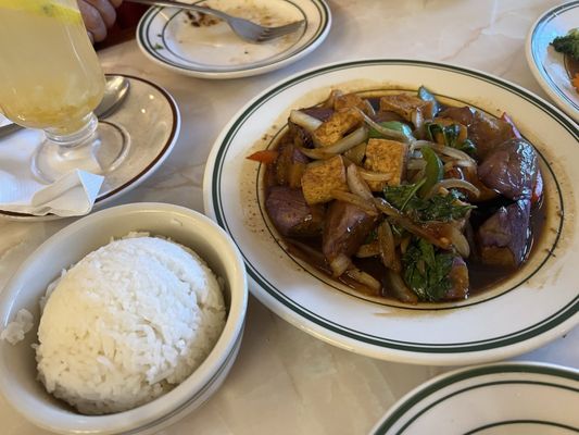 Busaba Garden Thai Cuisine by null