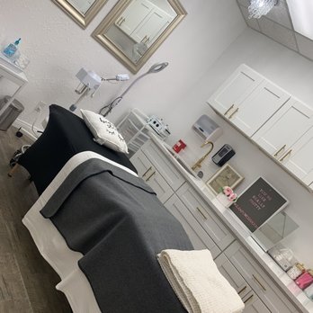 Glam Powder Room - Clean room so pretty and relaxing - Cosmetics & Beauty Supply Near Me - Chula Vista, California Glam Powder Room - Clean room so pretty and relaxing - Cosmetics & Beauty Supply Near Me - Chula Vista, California