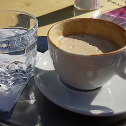 Bruder & Schwester - Leckerer Cappuccino