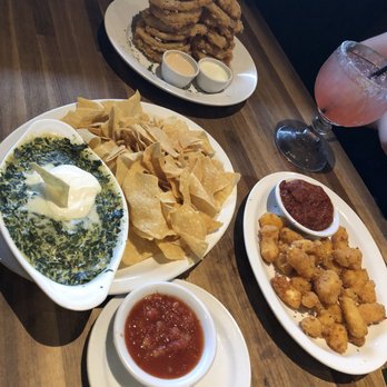 Cheddar's Scratch Kitchen - Appetizers: Onion rings, Spinach dip and Wisconsin Cheddar bites - Comfort Food Near Me - Kissimmee, Florida Cheddar's Scratch Kitchen - Appetizers: Onion rings, Spinach dip and Wisconsin Cheddar bites - Comfort Food Near Me - Kissimmee, Florida