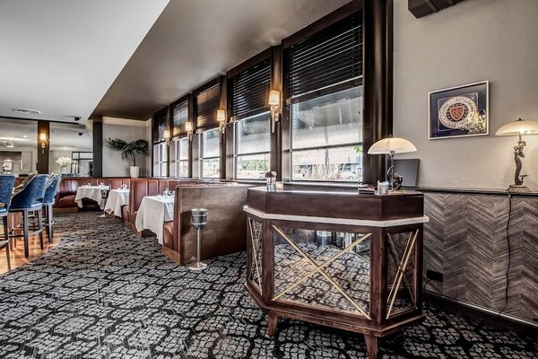 Oliver's Restaurant by null