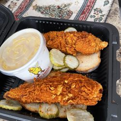 Angry Chickz - Chicken sliders mild with Mac