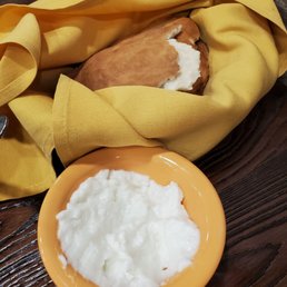 Bread and garlic sauce