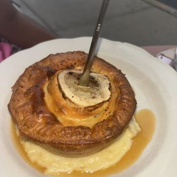 Armitage Alehouse - Pot pie chicken - Pubs Near Me - Chicago, Illinois