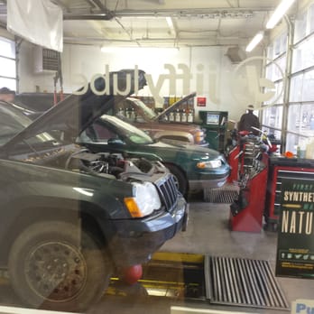 Jiffy Lube - Three car bays. - Oil Change Stations Near Me - Boise, Idaho Jiffy Lube - Three car bays. - Oil Change Stations Near Me - Boise, Idaho