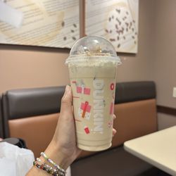 Dunkin' - Caramel Craze Signature Iced Latte