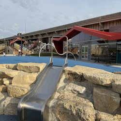 PlayPort - Small slide with rock steps