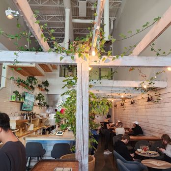 Hungry Guys Kitchen - Interior - Salad Near Me - Vancouver, British Columbia