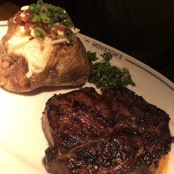 Houston's Restaurant - Steak - New American Near Me - Boca Raton, Florida Houston's Restaurant - Steak - New American Near Me - Boca Raton, Florida