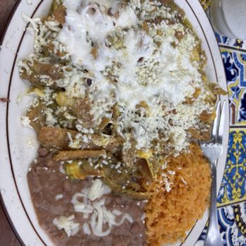 Los Corrales - Chilaquiles con Huevo Breakfast - Mexican Near Me - Chicago, Illinois Los Corrales - Chilaquiles con Huevo Breakfast - Mexican Near Me - Chicago, Illinois