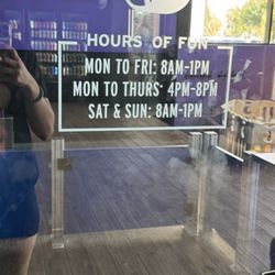 Crunch Fitness Tracy - Childcare hours