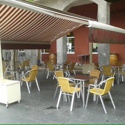 Olloki - Terraza con toldos